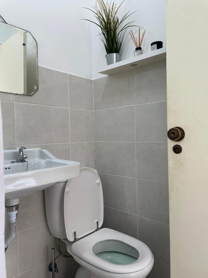 Wine Inn Carcavelos Guesthouse ภายนอก รูปภาพ